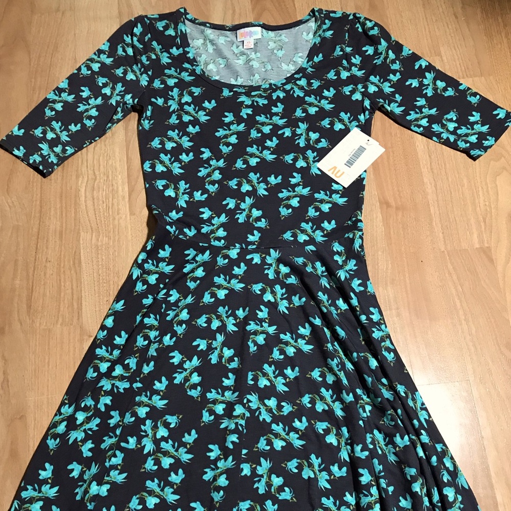 Xs Nicole A-lime fit and flare dress NWT